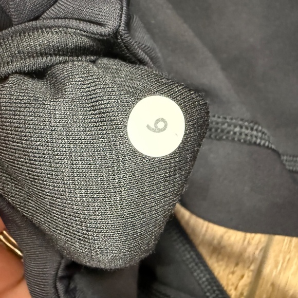 Lululemon All The Right Places Cropped Leggings Navy Blue, High-Rise 23" Sz 6 - Picture 10 of 10